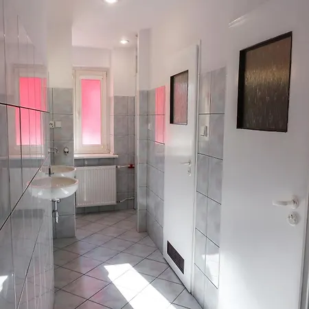 Dom Studencki Labirynt * 브로츠와프