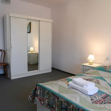 Dom Studencki Labirynt 호스텔 *